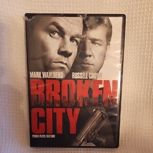 Broken City DVD Starring Mark Wahlberg And Russell Crowe Rated R